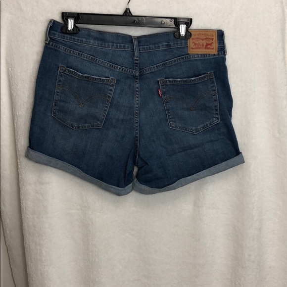 Levi's Pants - EUC Levi’s Jean Shorts - 31